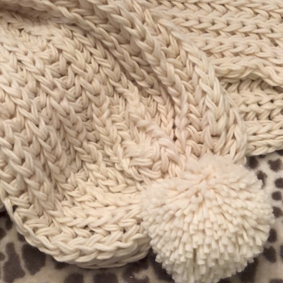 Cable Knit Chunky Scarf in Cream Ivory - Picture 4 of 10